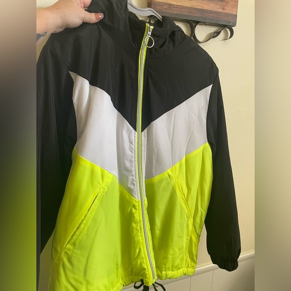 Brand new winter jacket/ with hood and pockets.😊😊 - Picture 3 of 8